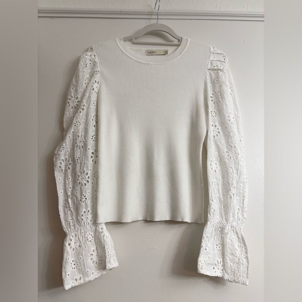 🐩 Oasis White Floral Lace Sleeve Top